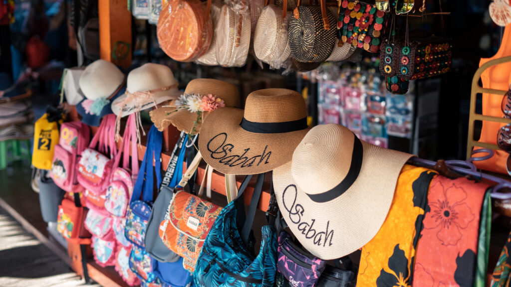 Local fashion and handmade accessories: in Seminyak