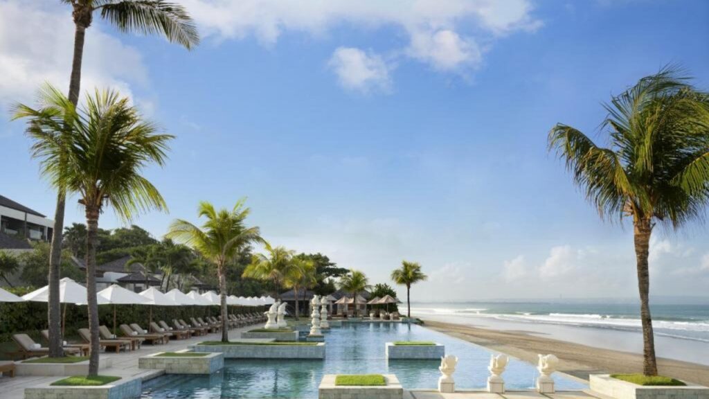 Villas vs Hotels in Seminyak