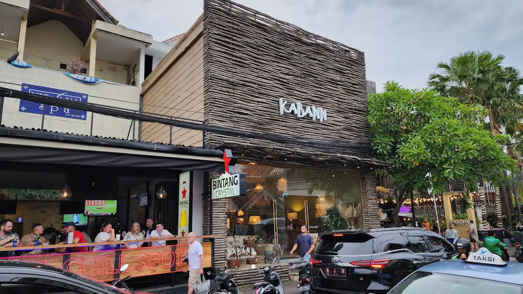 Hidden Local Shops & Side Streets